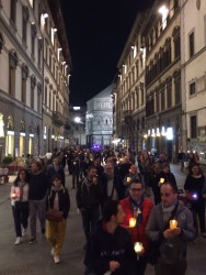 Fiaccolata di luce e veglia di preghiera contro tutte le marginalità e l'omotransfobia (Firenze, 17 maggio 2016)
